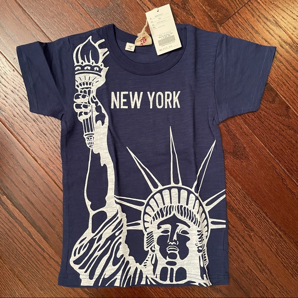LAST CHANCE!! PRICE DROP!! NWT Statue of Liberty T-shirt - Picture 1 of 3